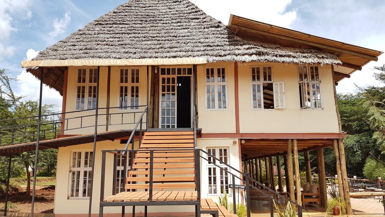 Eileen'S Trees Inn Karatu Exterior photo