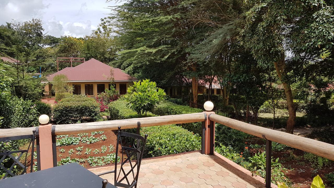 Eileen'S Trees Inn Karatu Exterior photo