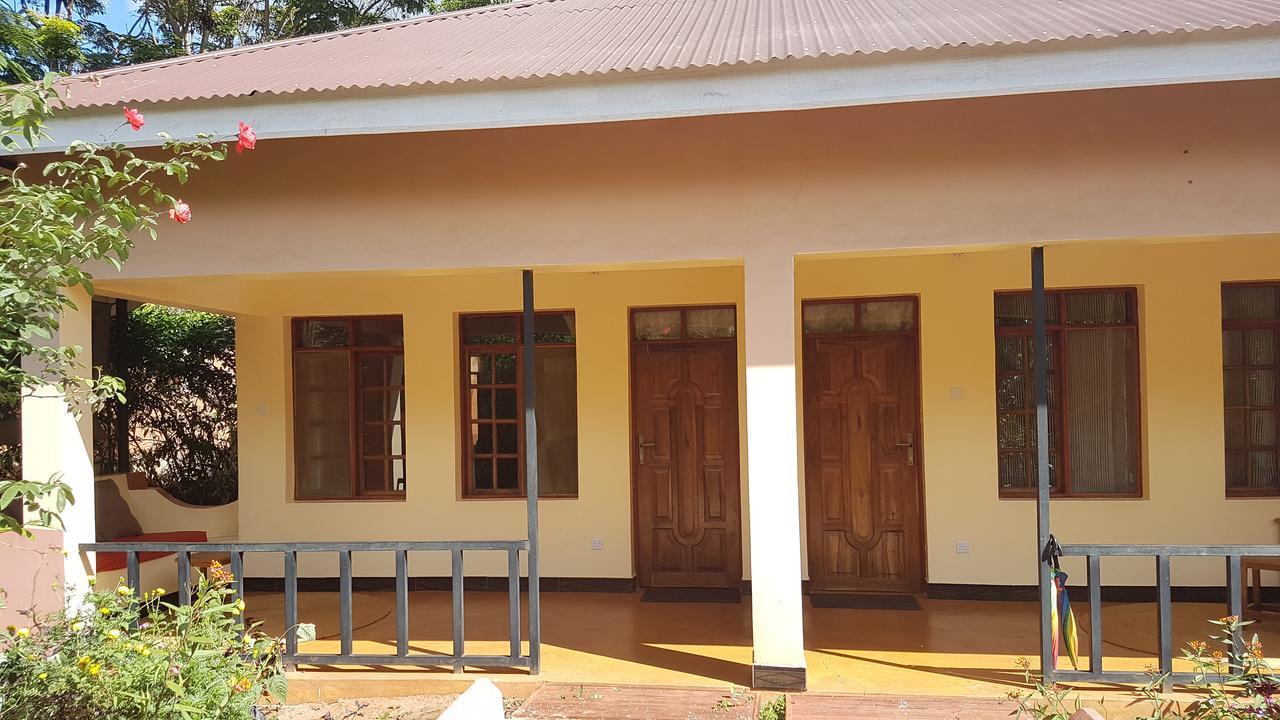 Eileen'S Trees Inn Karatu Exterior photo